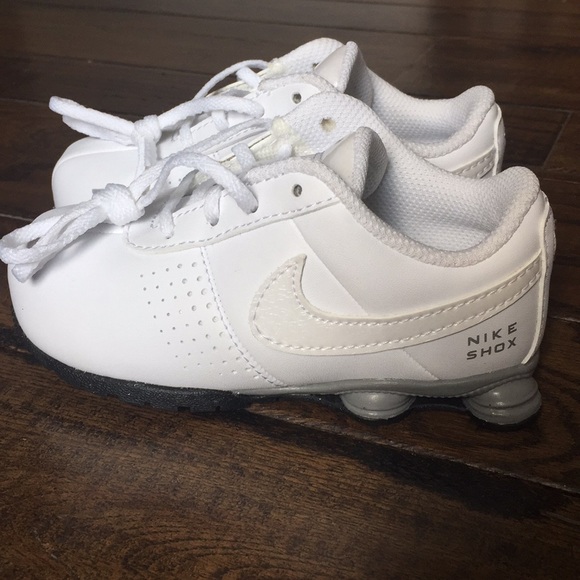 girls white nike shox